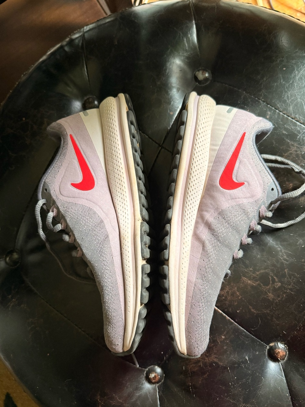 Nike Zoom Vomero 13 Gray Athletic Sneakers with Bright Red Swoosh 👟